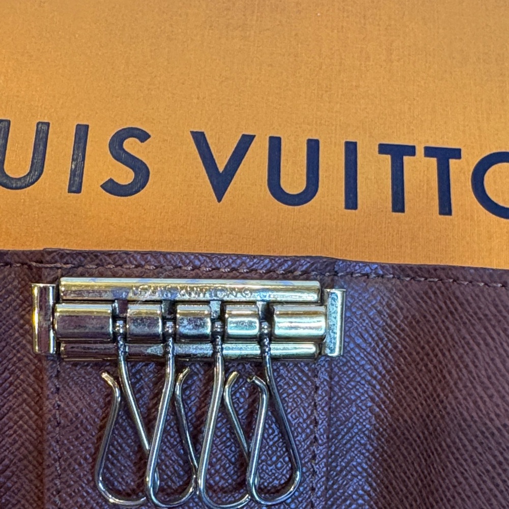 Louis Vuitton Authentic Monogram Canvas Key Case - Picture 5 of 9